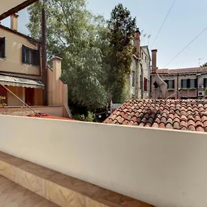 https://venice-traditional-home-with-terrace.hotelinveneto.com
