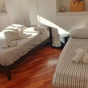 https://charming-design-apartment-into-navigli-district.it-lombardy.com