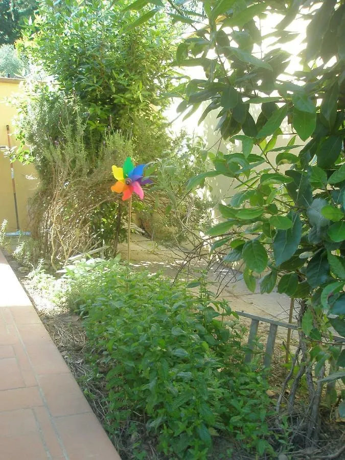 B&B La Rondine Tra Pisa E Lucca San Giuliano Terme Frühstückspension